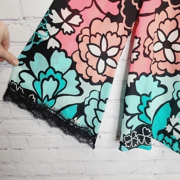 Kaari Blue Lace Bell Sleeve Blouse - Picture 6 of 8